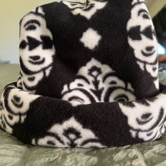 Clique WorldWide Fleece Hat - Picture 3 of 3